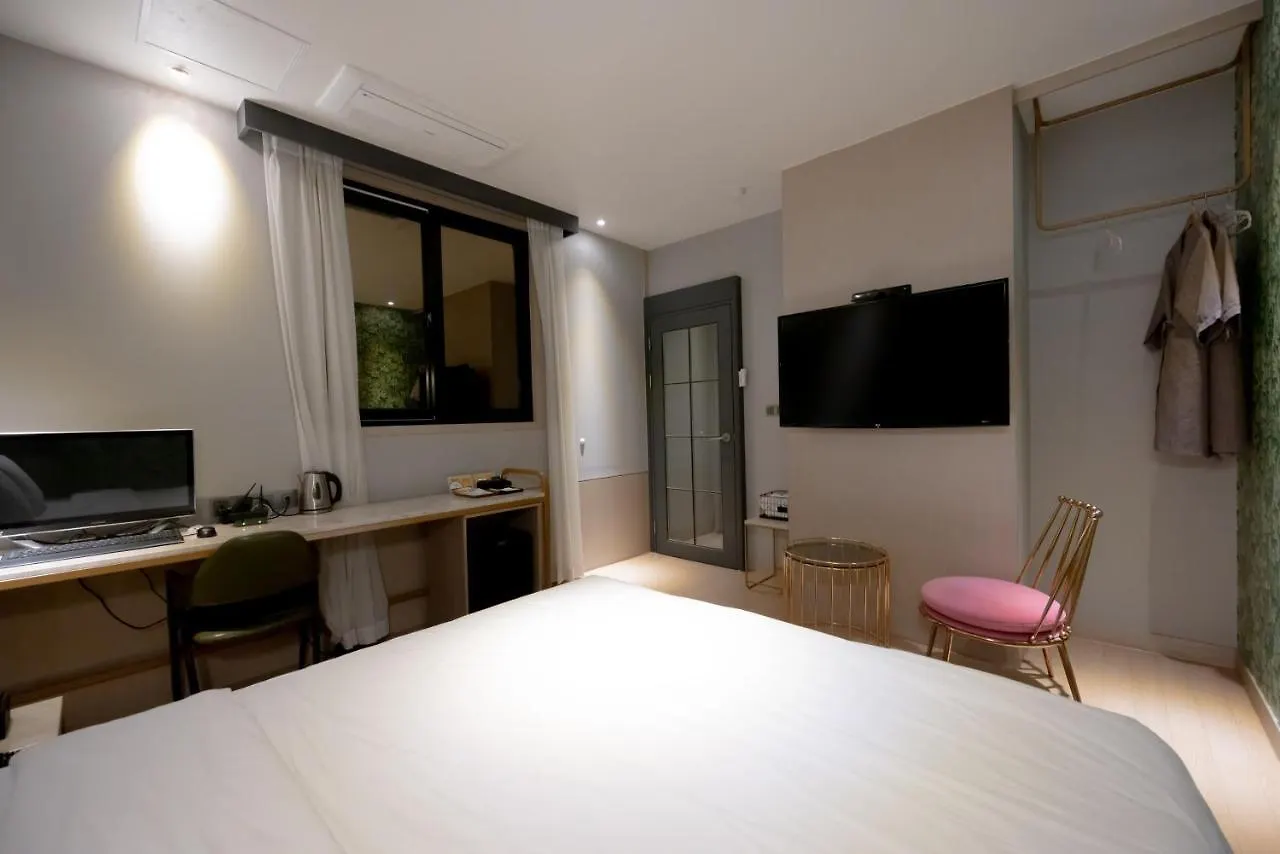 Hound Hotel Seomyeon-Beomcheon Busan