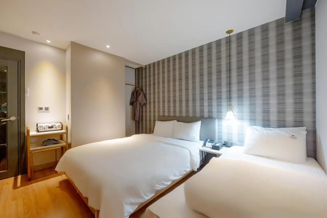 Hound Hotel Seomyeon-Beomcheon Busan 3*,